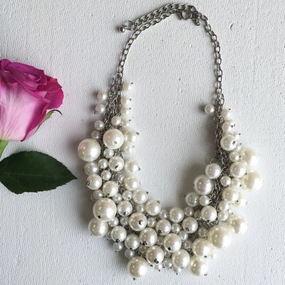 Pearl statement necklace. - Picture 6 of 7